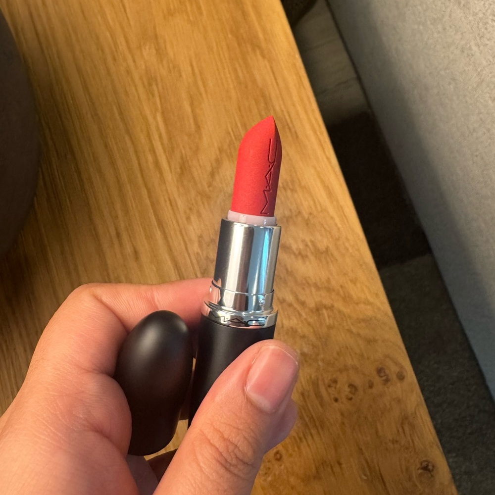 MAC Matte Lipstick bundle - Picture 8 of 16